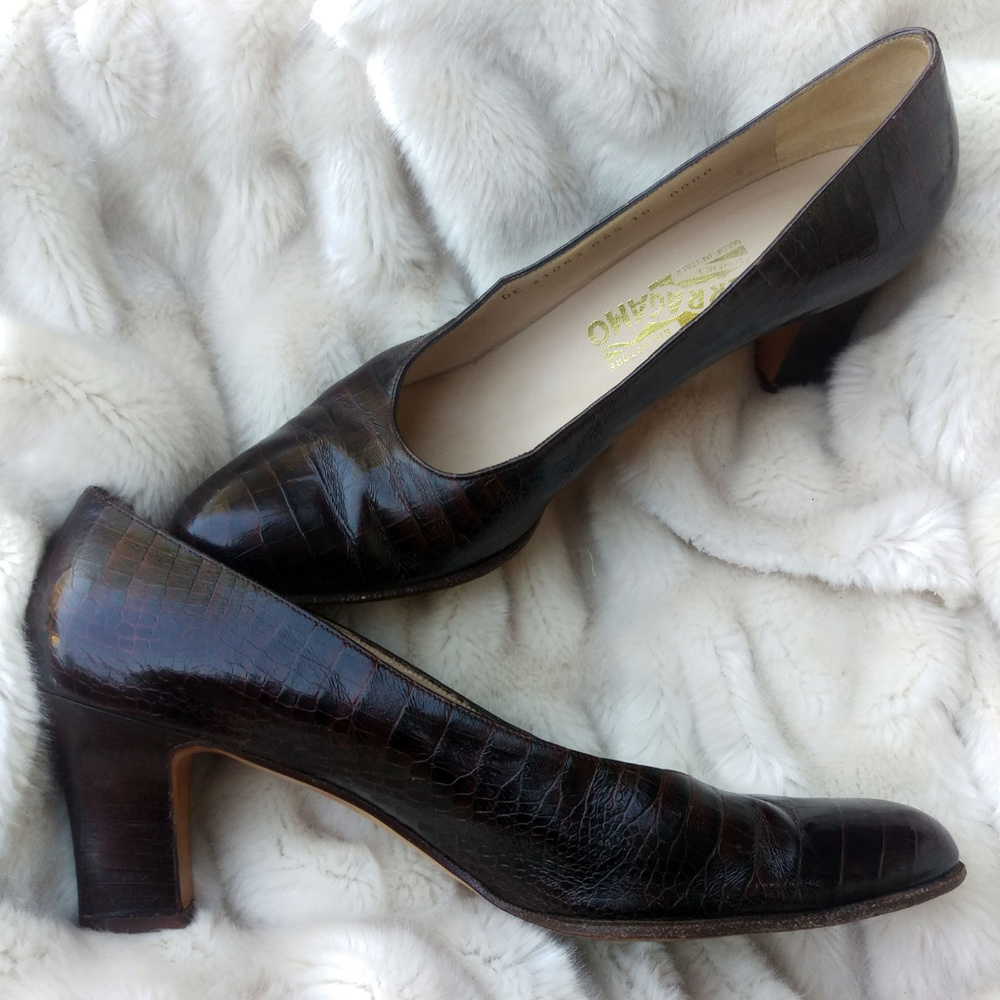 Salvatore Ferragamo brown croc pumps 10 Narrow
